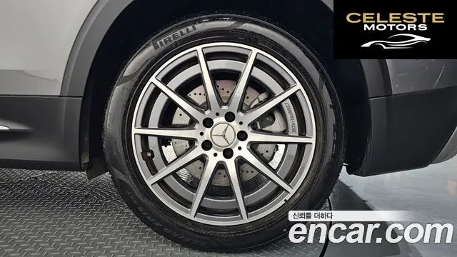 MERCEDES AMG GLB-Classe X247 AMG GLB35 4MATIC 2021 — photo 7 sur 32