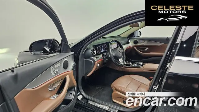 MERCEDES AMG E-Classe W213 E300 AMG Line 2017 — photo 11 sur 26