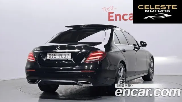 MERCEDES AMG E-Classe W213 E300 AMG Line 2017 — photo 2 sur 26