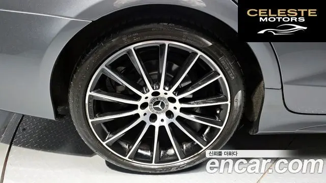 MERCEDES AMG CLS-Classe W218 CLS250 d 4MATIC AMG Line 2017 — photo 5 sur 32