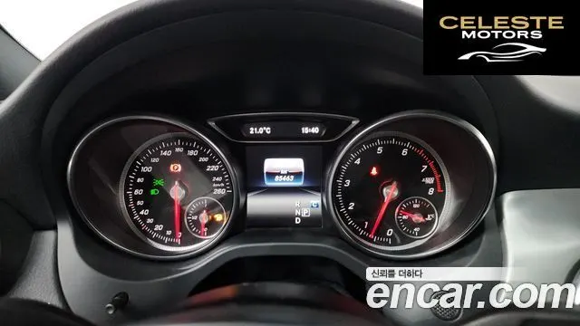 MERCEDES AMG CLA-Classe C117 CLA250 4MATIC AMG Line 2017 — photo 11 sur 35