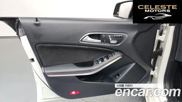 MERCEDES AMG CLA-Classe C117 CLA250 4MATIC AMG Line 2017 — photo 14 sur 35