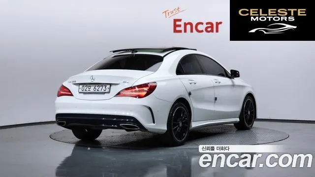 MERCEDES AMG CLA-Classe C117 CLA250 4MATIC AMG Line 2017 — photo 2 sur 35
