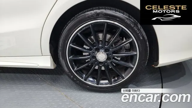 MERCEDES AMG CLA-Classe C117 CLA250 4MATIC AMG Line 2017 — photo 7 sur 35