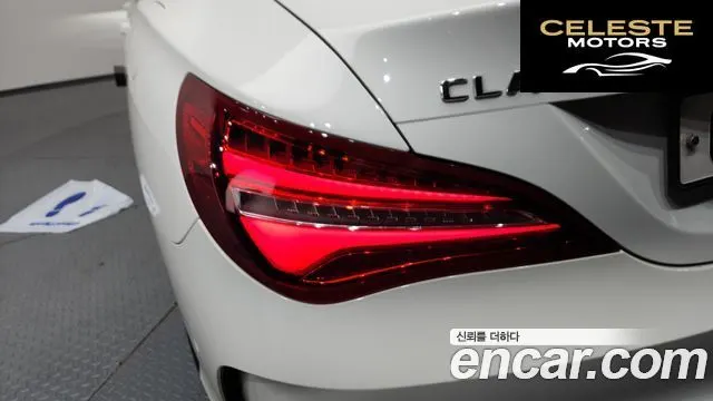 MERCEDES AMG CLA-Classe C117 CLA250 4MATIC AMG Line 2017 — photo 9 sur 35