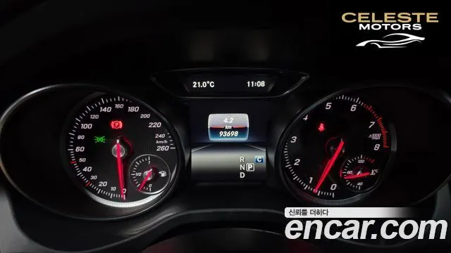 MERCEDES AMG CLA-Classe C117 CLA220 AMG Line 2018 — photo 11 sur 42