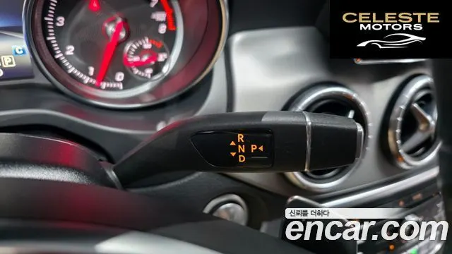 MERCEDES AMG CLA-Classe C117 CLA220 AMG Line 2018 — photo 12 sur 42