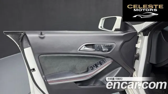 MERCEDES AMG CLA-Classe C117 CLA220 AMG Line 2018 — photo 14 sur 42