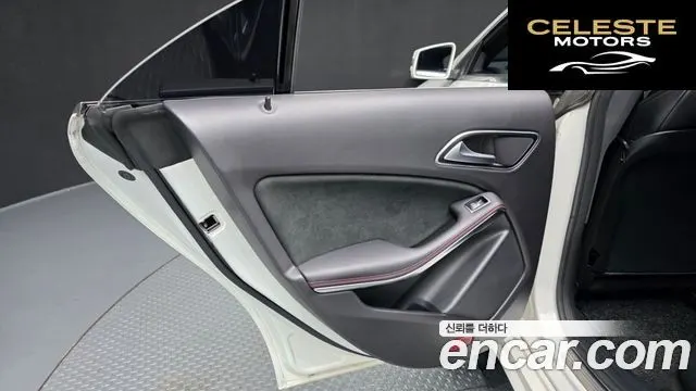 MERCEDES AMG CLA-Classe C117 CLA220 AMG Line 2018 — photo 15 sur 42