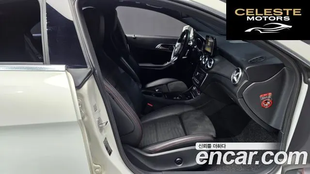 MERCEDES AMG CLA-Classe C117 CLA220 AMG Line 2018 — photo 17 sur 42