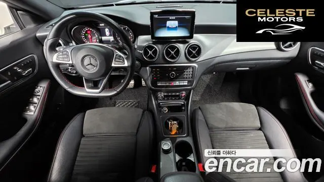 MERCEDES AMG CLA-Classe C117 CLA220 AMG Line 2018 — photo 40 sur 42