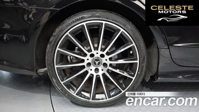 MERCEDES AMG CLS-Classe W218 CLS250 d 4MATIC AMG Line 2017 — photo 5 sur 26