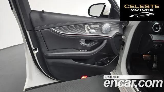 MERCEDES AMG E-Classe W213 E350 4MATIC AMG Line 2021 — photo 33 sur 35