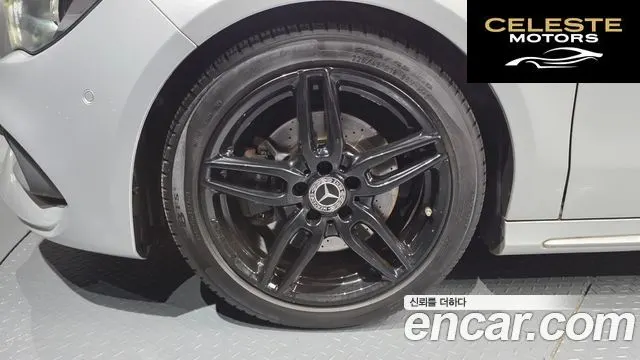 MERCEDES AMG CLA-Classe C117 CLA220 AMG Line 2019 — photo 5 sur 20