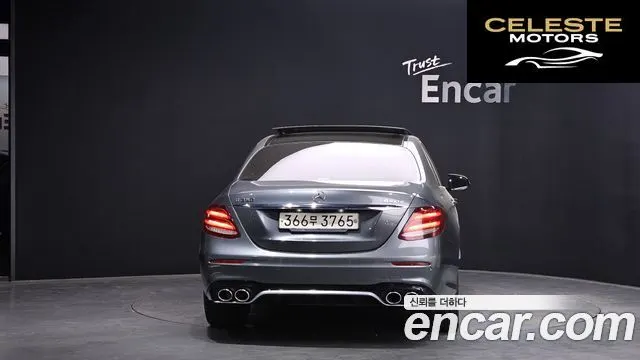 MERCEDES AMG E-Classe W213 E350 4MATIC AMG Line 2019 — photo 4 sur 35