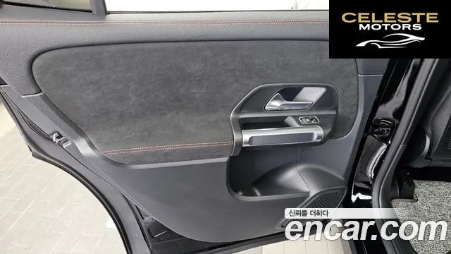 MERCEDES AMG GLB-Classe X247 AMG GLB35 4MATIC 2024 — photo 15 sur 31