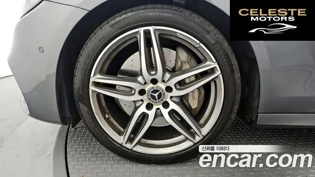 MERCEDES AMG E-Classe W213 E300 AMG Line 2017 — photo 5 sur 20