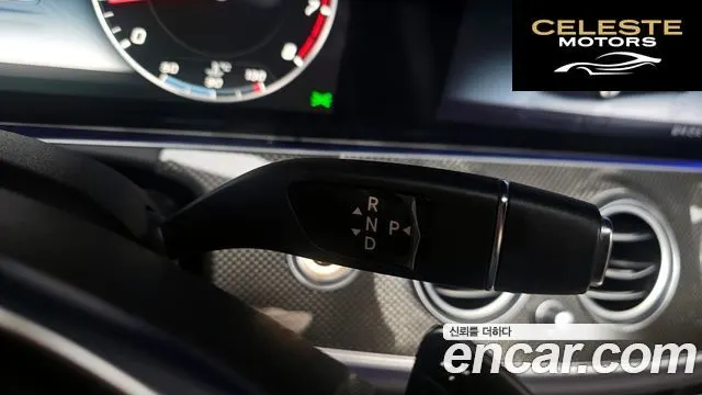 MERCEDES AMG E-Classe W213 E300 4MATIC AMG Line 2017 — photo 12 sur 31