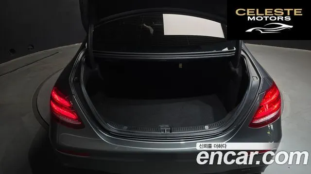 MERCEDES AMG E-Classe W213 E300 4MATIC AMG Line 2017 — photo 31 sur 31