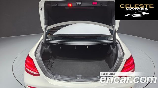 MERCEDES AMG E-Classe W213 E63 AMG 4MATIC+ 2018 — photo 26 sur 32