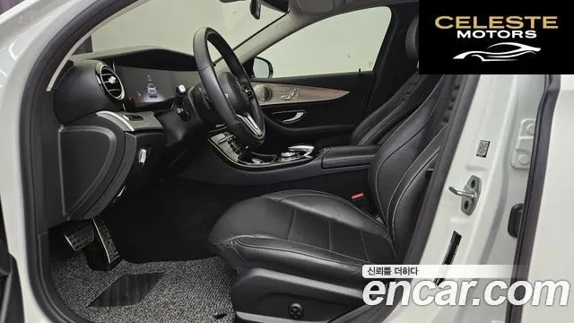 MERCEDES AMG E-Classe W213 E300 4MATIC AMG Line 2019 — photo 10 sur 26