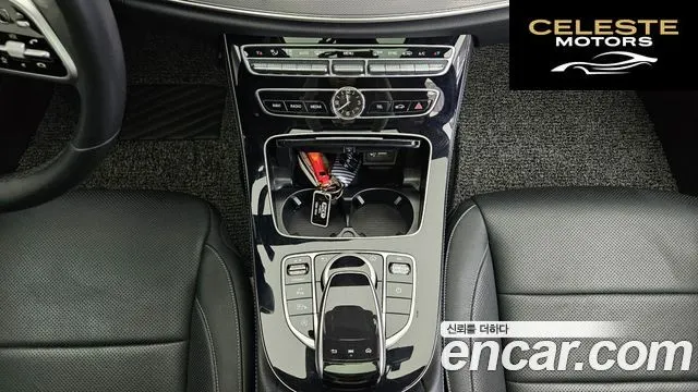 MERCEDES AMG E-Classe W213 E300 4MATIC AMG Line 2019 — photo 17 sur 26