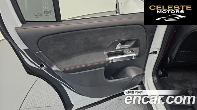 MERCEDES AMG GLB-Classe X247 AMG GLB35 4MATIC 2022 — photo 15 sur 31