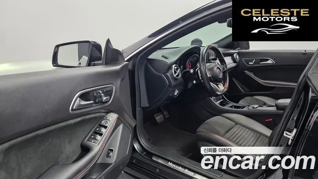 MERCEDES AMG CLA-Classe C117 CLA220 AMG Line 2018 — photo 12 sur 28