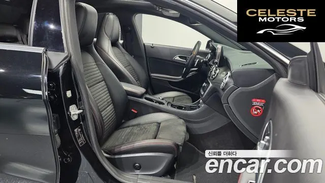 MERCEDES AMG CLA-Classe C117 CLA220 AMG Line 2018 — photo 13 sur 28