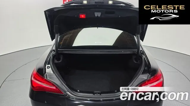 MERCEDES AMG CLA-Classe C117 CLA220 AMG Line 2018 — photo 22 sur 28