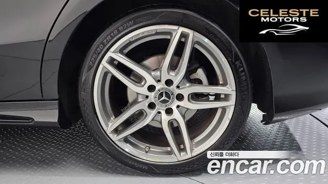 MERCEDES AMG CLA-Classe C117 CLA220 AMG Line 2018 — photo 5 sur 28