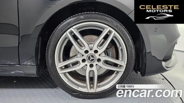 MERCEDES AMG CLA-Classe C117 CLA220 AMG Line 2018 — photo 7 sur 28