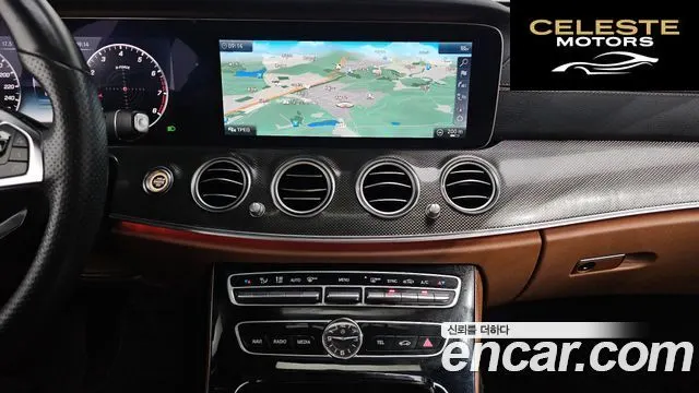 MERCEDES AMG E-Classe W213 E300 4MATIC AMG Line 2018 — photo 18 sur 32