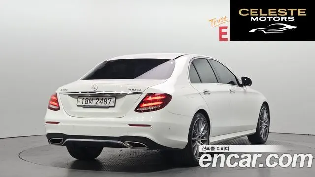 MERCEDES AMG E-Classe W213 E300 4MATIC AMG Line 2018 — photo 2 sur 32