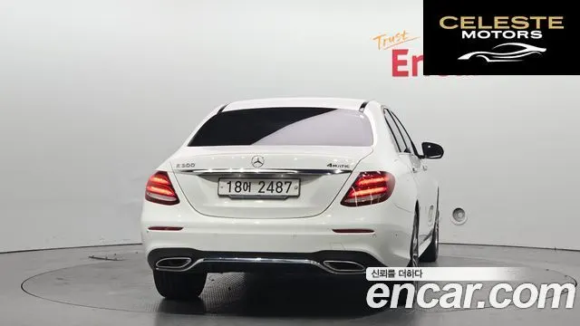 MERCEDES AMG E-Classe W213 E300 4MATIC AMG Line 2018 — photo 4 sur 32