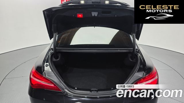 MERCEDES AMG CLA-Classe C117 CLA220 AMG Line 2018 — photo 22 sur 28