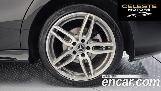 MERCEDES AMG CLA-Classe C117 CLA220 AMG Line 2018 — photo 5 sur 28