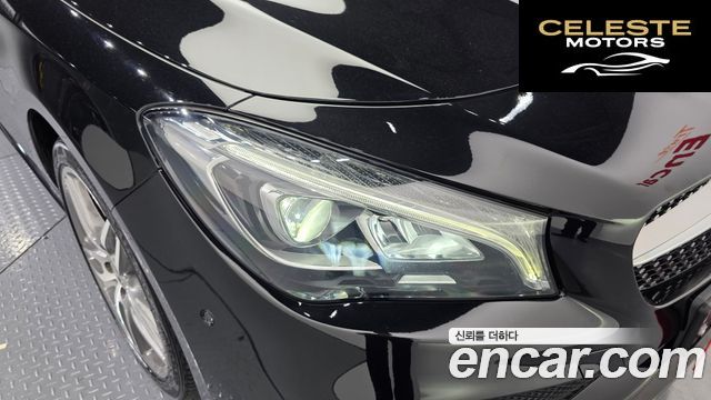 MERCEDES AMG CLA-Classe C117 CLA220 AMG Line 2018 — photo 8 sur 28