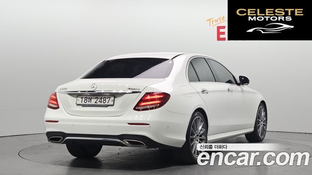 MERCEDES AMG E-Classe W213 E300 4MATIC AMG Line 2018 — photo 2 sur 32