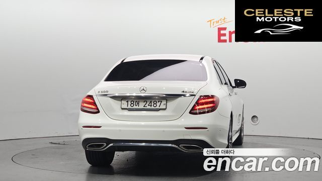 MERCEDES AMG E-Classe W213 E300 4MATIC AMG Line 2018 — photo 4 sur 32