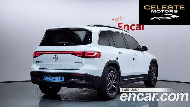 MERCEDES AMG EQB X243 EQB300 4MATIC AMG Line 2024 — photo 2 sur 20