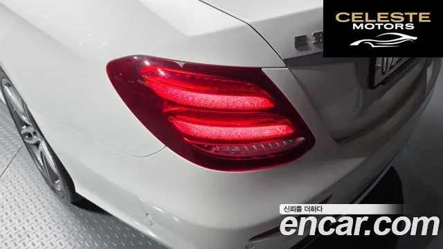 MERCEDES AMG E-Classe W213 E300 AMG Line 2019 — photo 9 sur 32