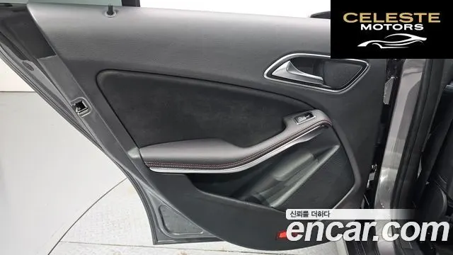 MERCEDES AMG CLA-Classe C117 CLA220 AMG Line 2018 — photo 15 sur 31