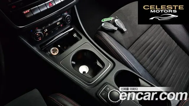 MERCEDES AMG CLA-Classe C117 CLA220 AMG Line 2018 — photo 21 sur 34