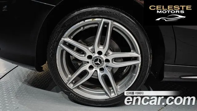 MERCEDES AMG CLA-Classe C117 CLA220 AMG Line 2018 — photo 4 sur 34