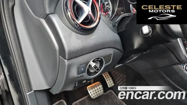 MERCEDES AMG GLA-Classe X156 GLA45 AMG 4MATIC 2019 — photo 24 sur 31
