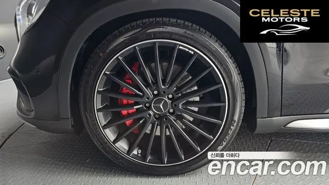 MERCEDES AMG GLA-Classe X156 GLA45 AMG 4MATIC 2019 — photo 5 sur 31