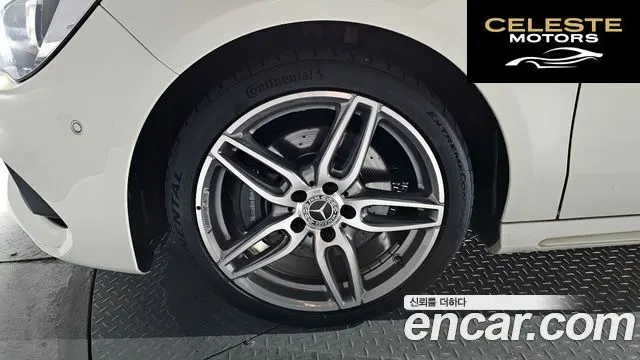 MERCEDES AMG CLA-Classe C117 CLA220 AMG Line 2018 — photo 5 sur 20