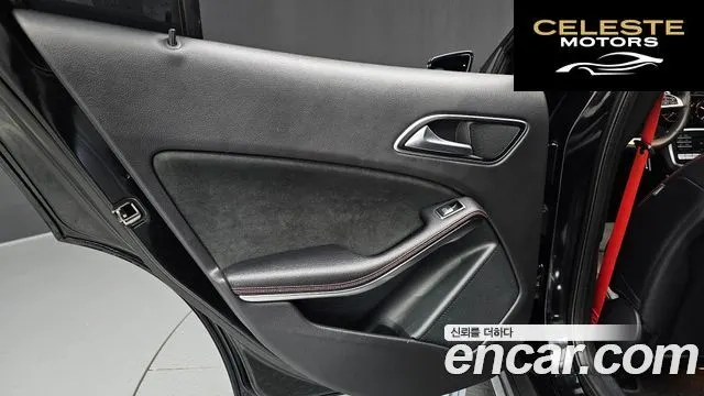 MERCEDES AMG GLA-Classe X156 GLA45 AMG 4MATIC 2019 — photo 15 sur 31