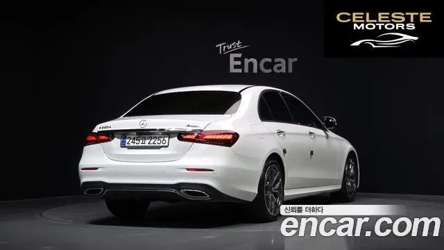 MERCEDES AMG E-Classe W213 E220d 4MATIC AMG Line 2021 — photo 2 sur 34